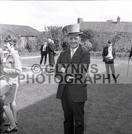 Tansey and Giblin, Betty (Wedding) 04-1968_0015