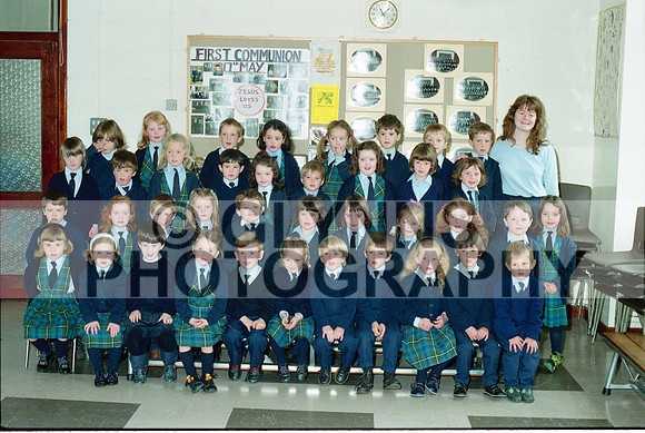 Castlerea St. Ann's Infant Class 1992 0003