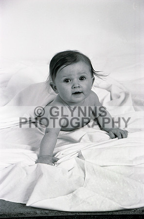 Unknown Family (Studio) 2004 (1) 0018