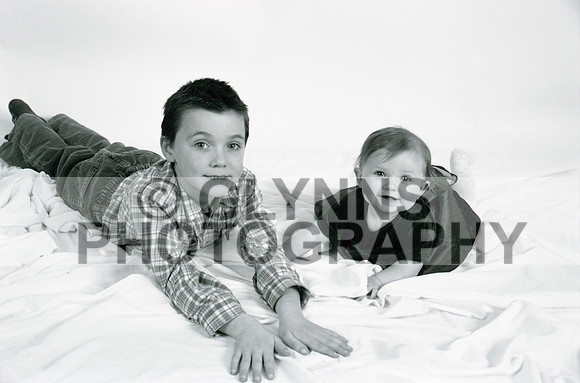 Unknown Family (Studio) 2004 (1) 0014